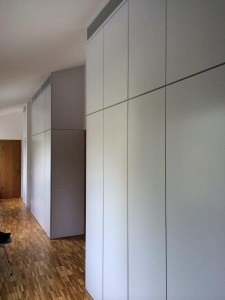 Einbauschrank raumhoch mit Schrägen